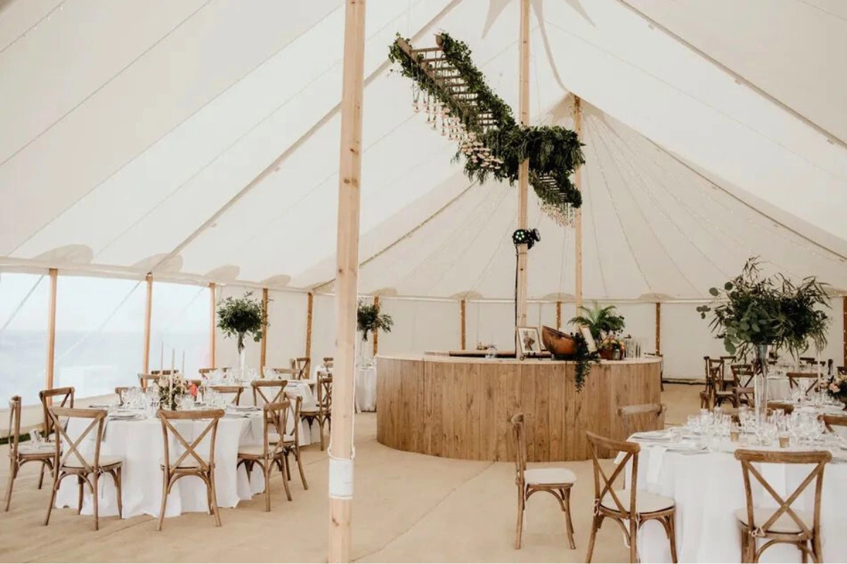 Crossback-Stuhl mieten – Bild 3