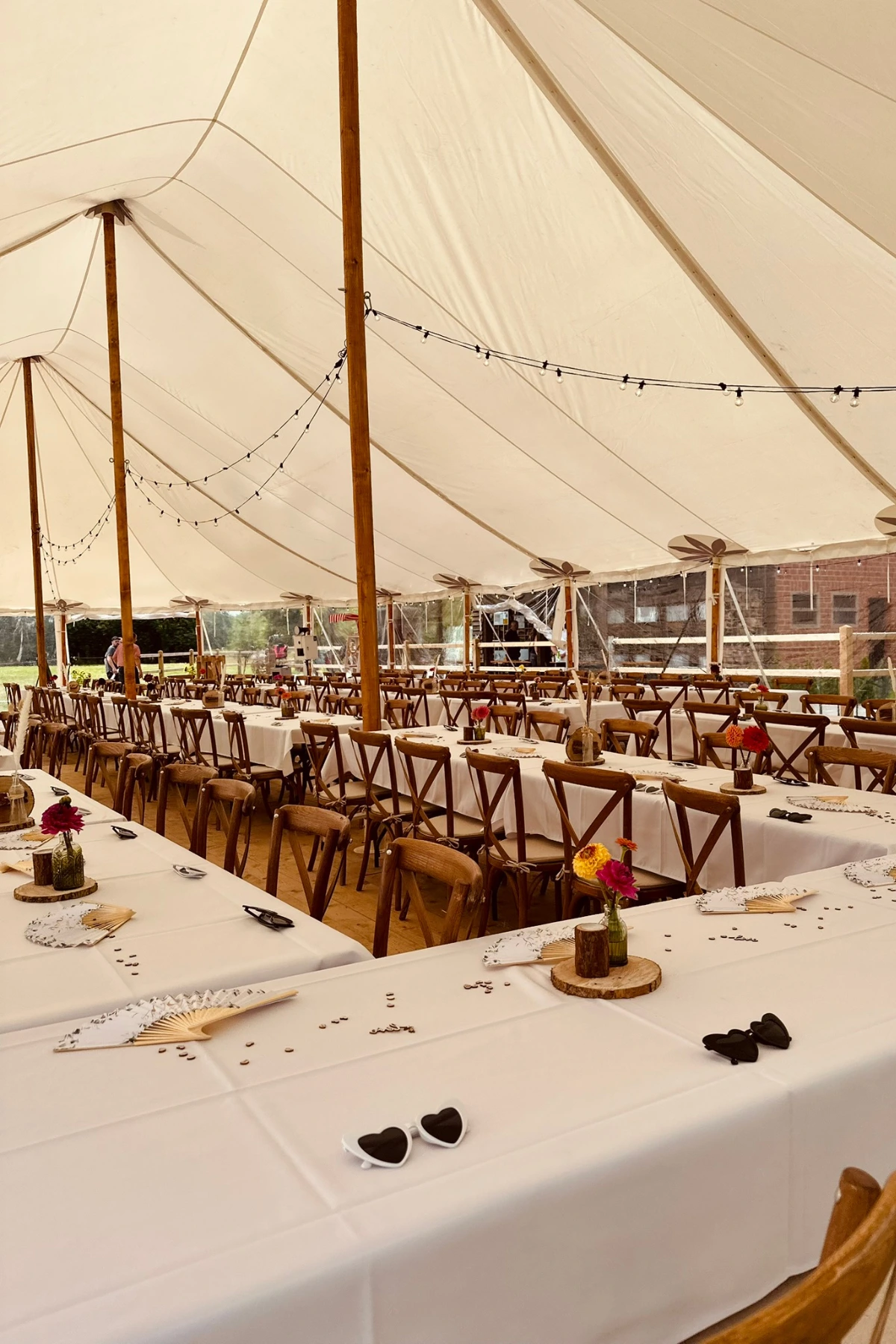 Crossback-Stuhl mieten – Bild 4