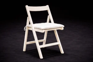 Holzklappstuhl mieten