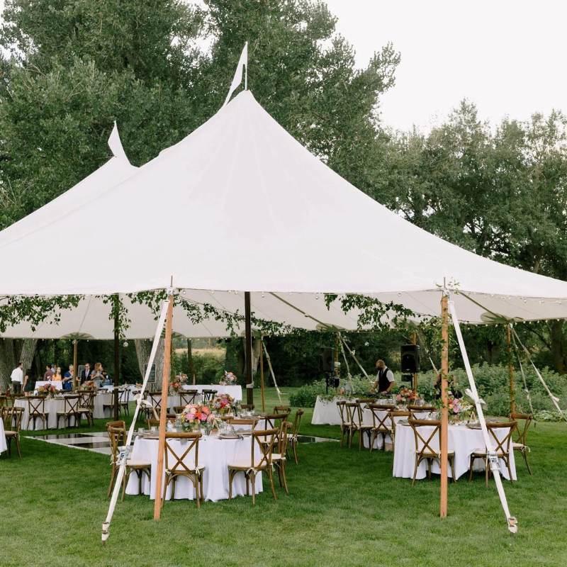 Runde Tische mieten hochzeit mobiliar verleih vintage rustiikal
