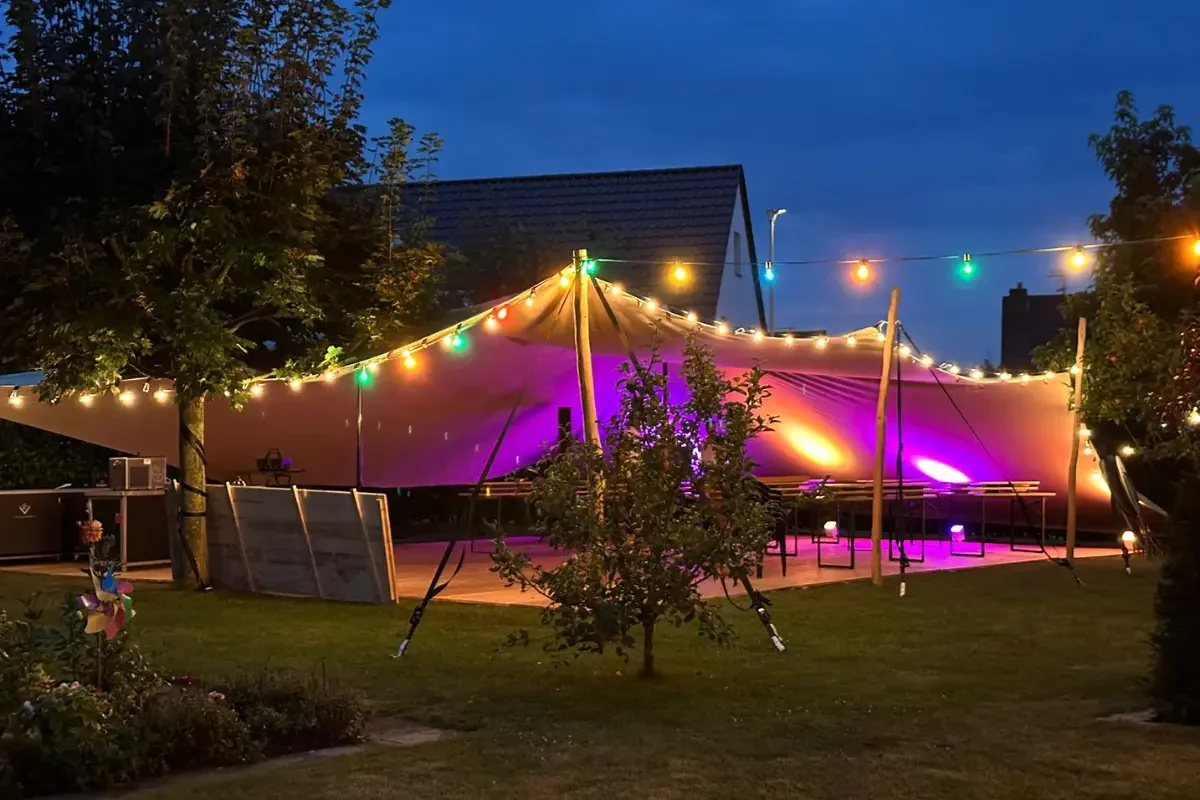 Stretchzelt mit Lichterkette mieten Vintage