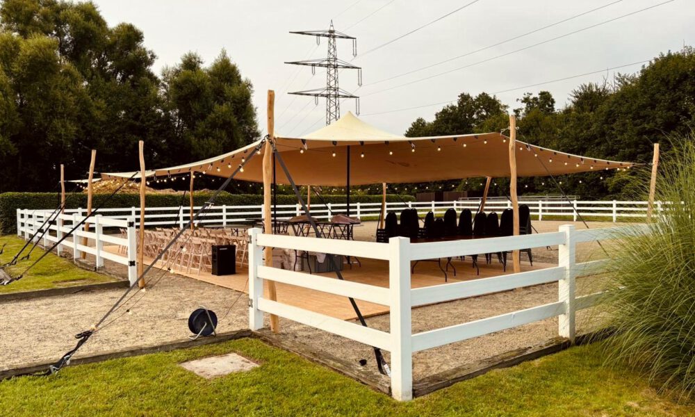 Stretchzelt für Hochzeiten, Firmenfeiern und Events – hochwertiger Zeltverleih für besondere Anlässe